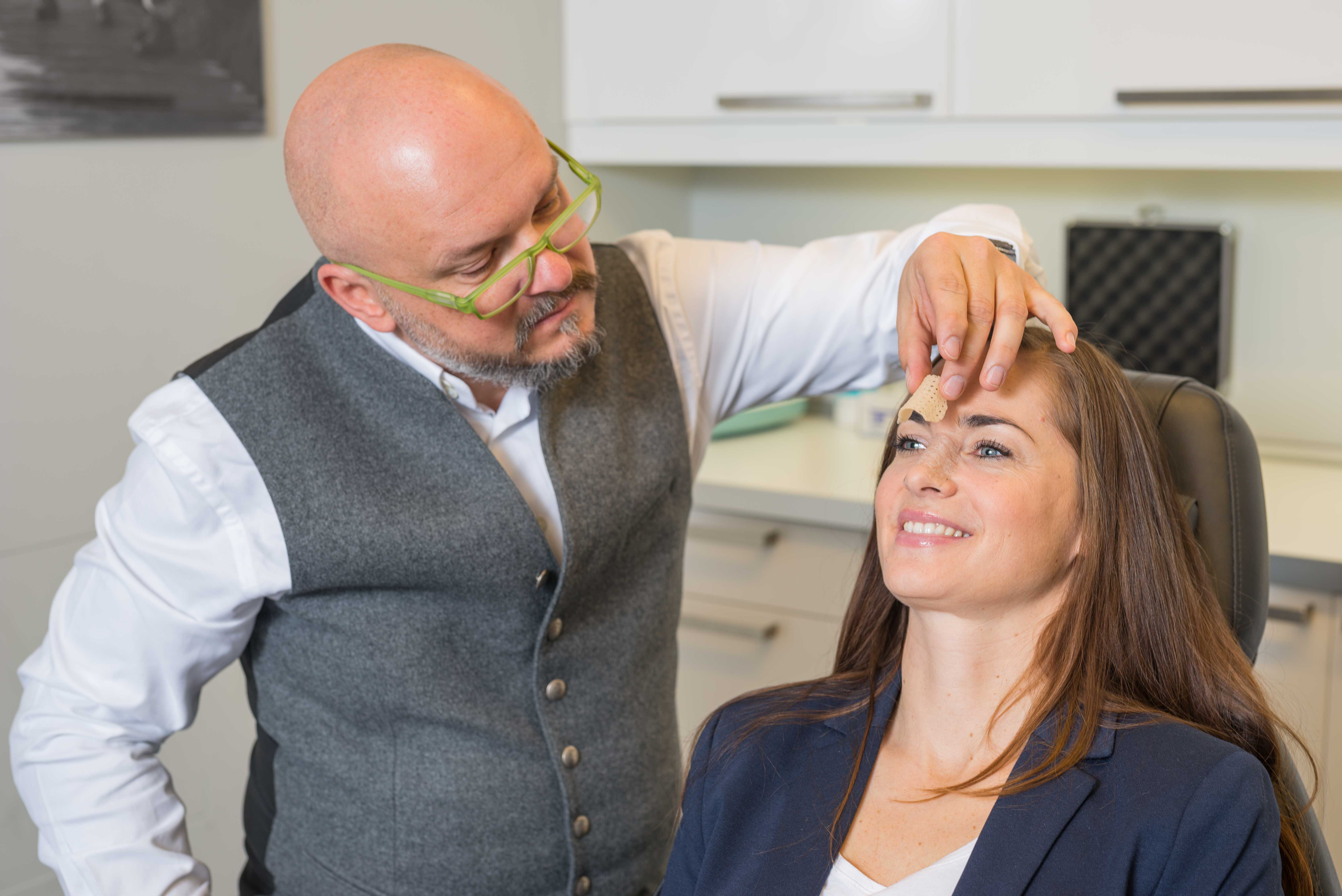 Nasennachkorrektur bei Dr. med. Peter Neumann in München